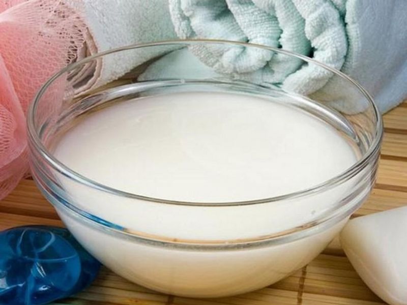 Xử lý khăn mặt bị nhờn bằng nước vo gạo